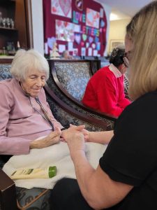 Activities for People with Dementia: Tips and Ideas for Caregivers - All Seniors Care 326335102 499357599011109 403283391253477582 n